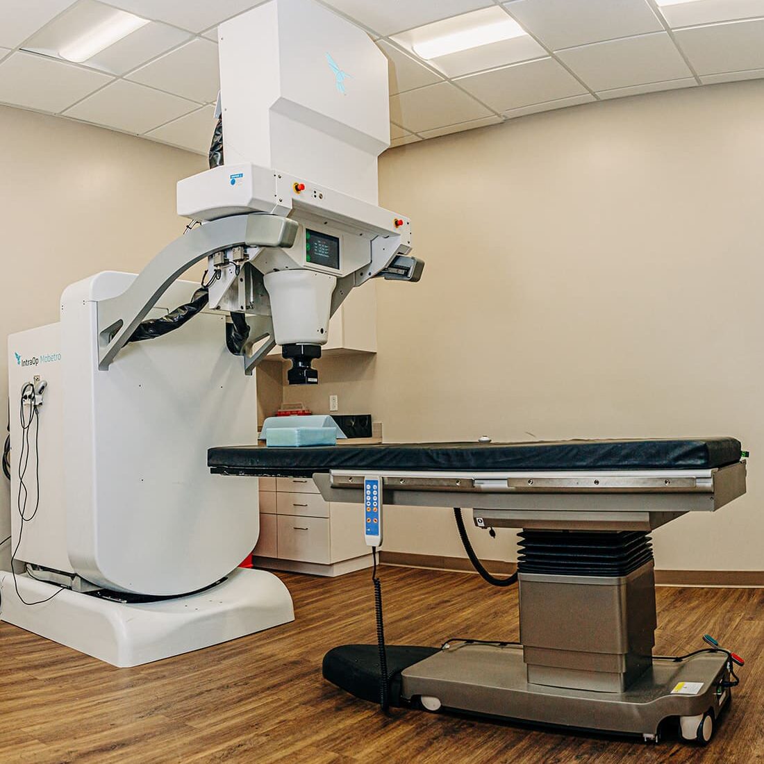 IntraOp Mobetron machine